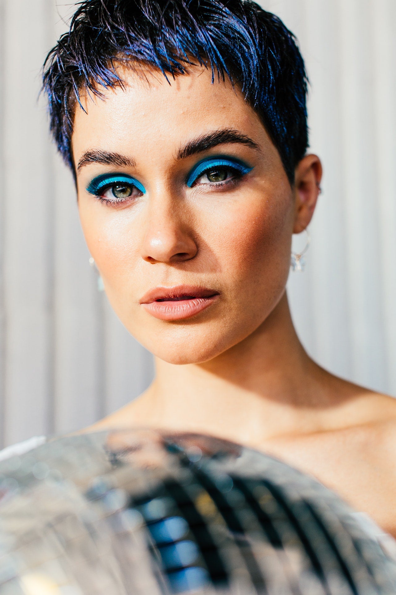 A bold eye