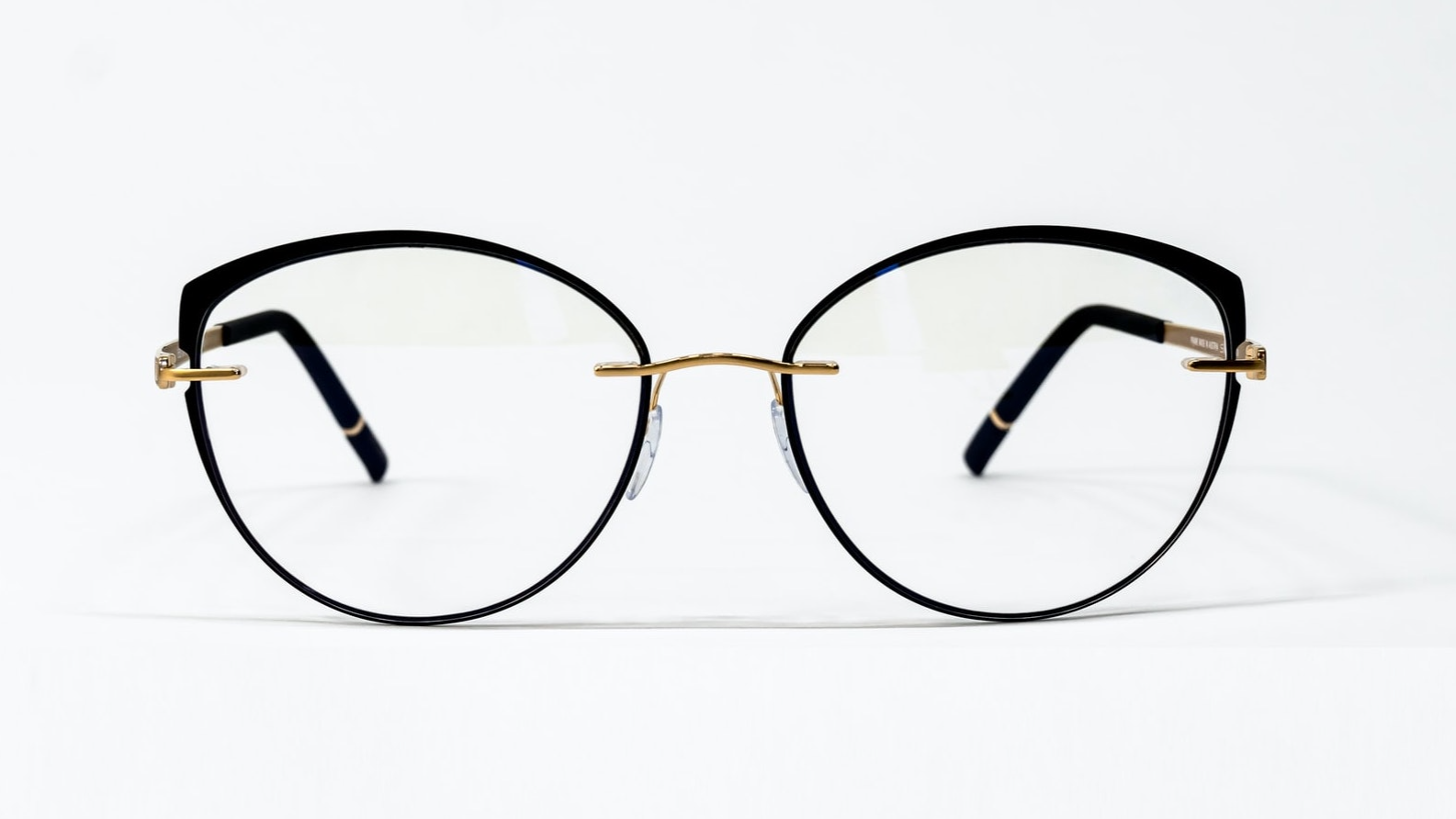 Black Oval Frame